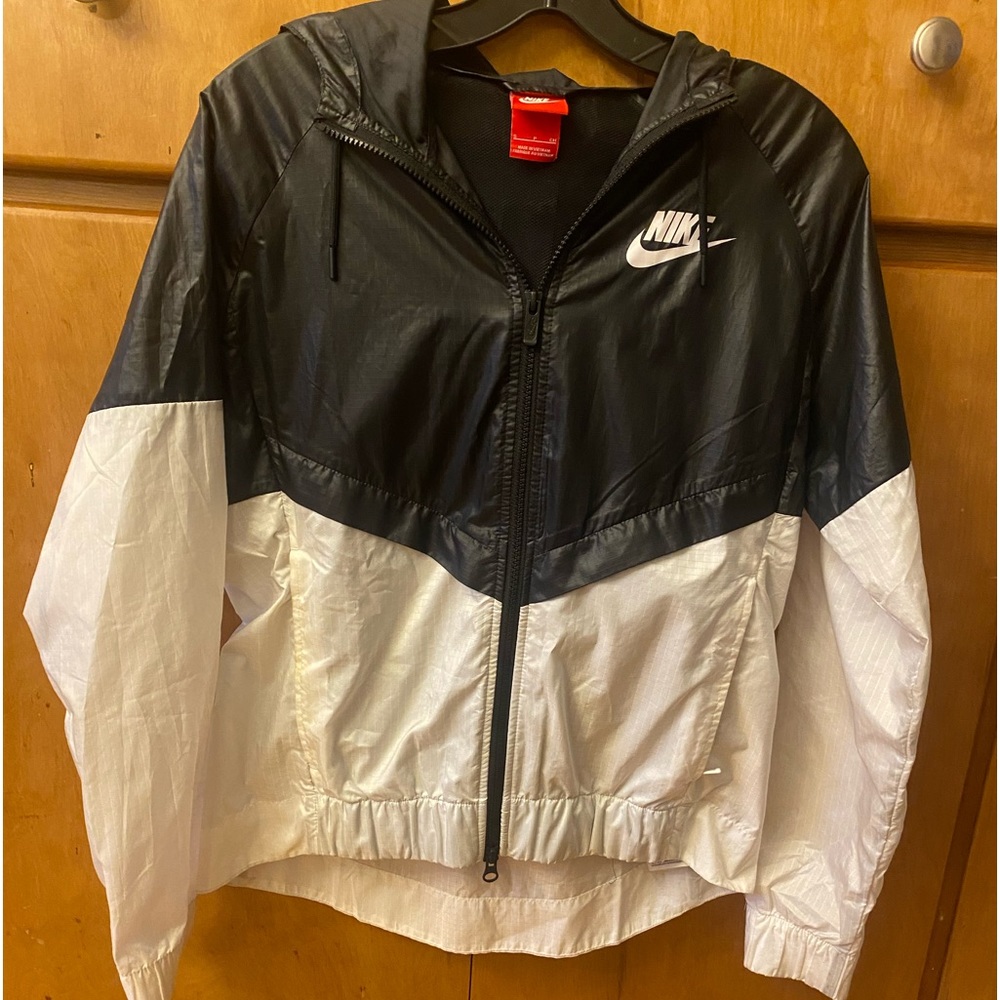 Nike black and white windbreaker jacket size small
